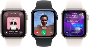 Trois Apple Watch SE 3 les unes à côté des autres, l’une affiche l’app Apple Music, une autre un appel entrant, et la dernière un échange iMessage